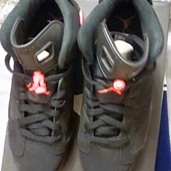 Jordan 6 Retro Kids - Picture 2 of 6